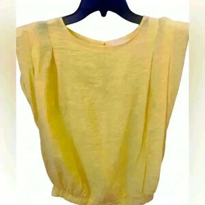 Yellow  SUPER CUTE TOP size Small
